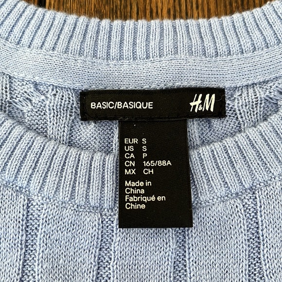 EUC H&M periwinkle blue fine cable knit sweater - Picture 5 of 7
